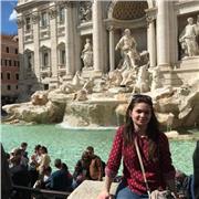 Diplomata all'istituto CAT di Cuneo (ex geometri) offre lezioni di matematica